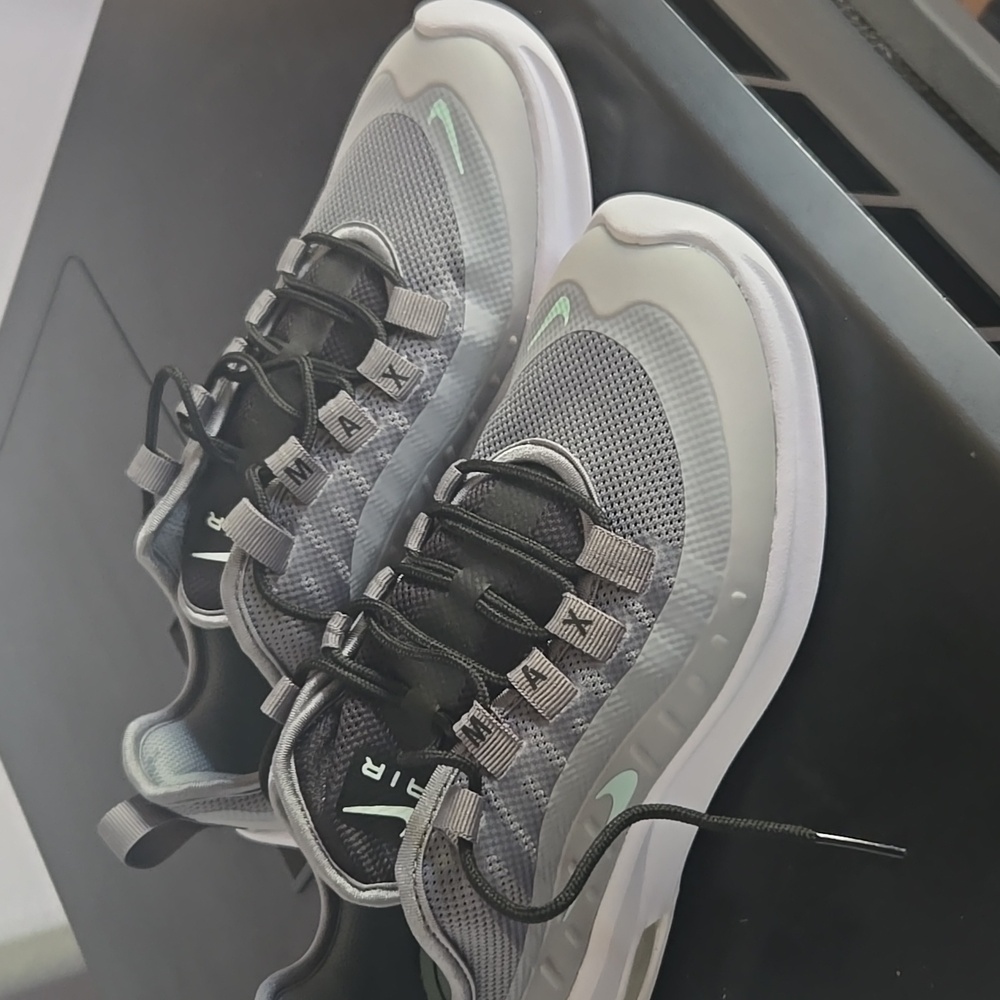 Nike Air Max Axis Woman's Running Shoes AA2168 001 Gray Sizes 7.5-8.5